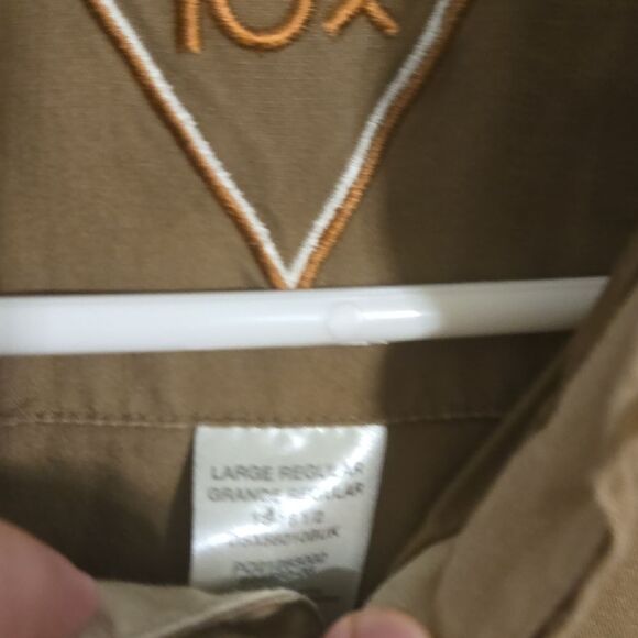 Men's Casual Brown Shirt with Beige Accent - Picture 3 of 9